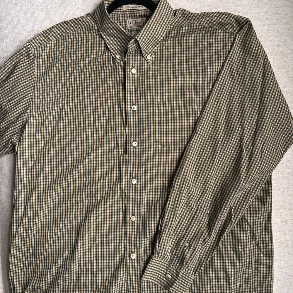 L.L. Bean Green Casual Button Down Shirt